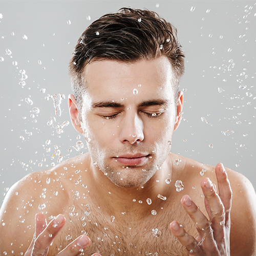 I 7 migliori detergenti per il viso per uomo 
