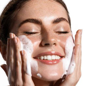 Routine idratante per il viso con Talika