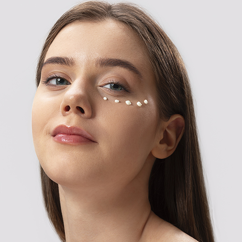 La caféine pour le contour des yeux