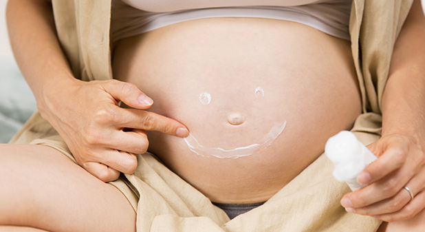 7 ingredientes cosméticos que no deben usar las embarazadas