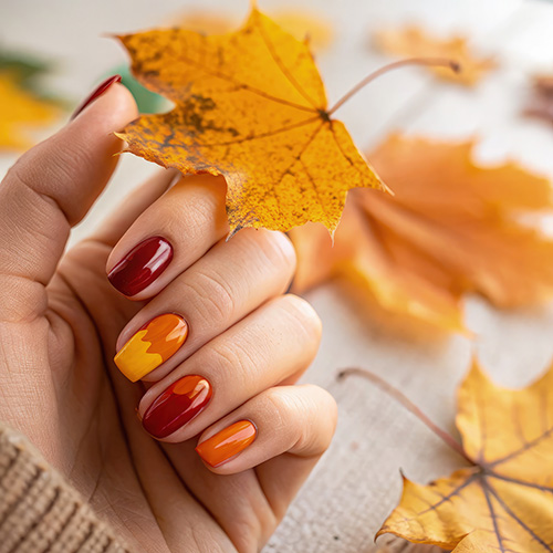 Welche Nagellackfarben sind im Herbst 2025 im Trend?