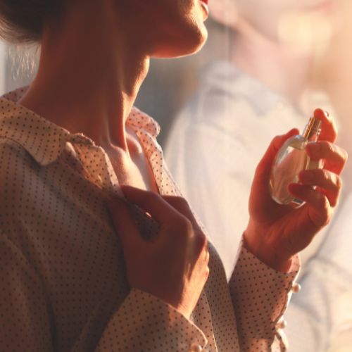 Conseils pour faire tenir votre parfum plus longtemps sur votre peau