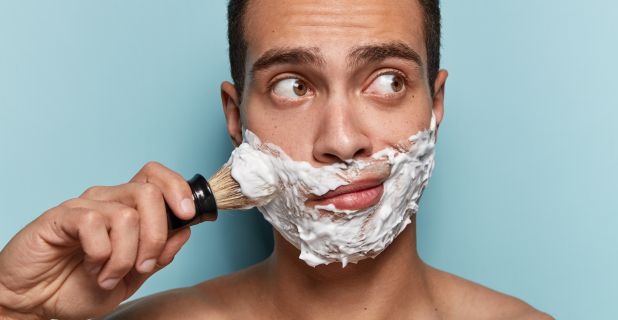 Vaut-il mieux se raser à sec ou mouillé ?