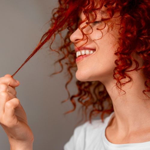 Haarfarben, die am besten zu Ihrem Hautton und Ihren Augen passen