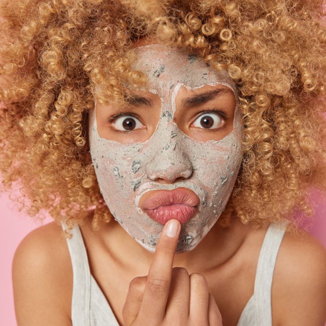 Comment éliminer les points noirs selon votre type de peau