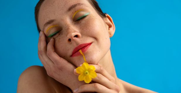 Couleurs de maquillage pour le printemps