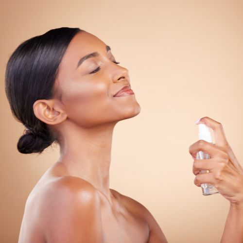 Perfume feminino para pele sensível: como escolher fragrâncias suaves e delicadas