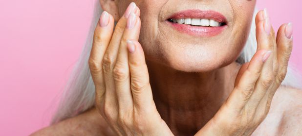 Routine anti-âge pour le visage pour peaux mixtes à partir de 40 ans