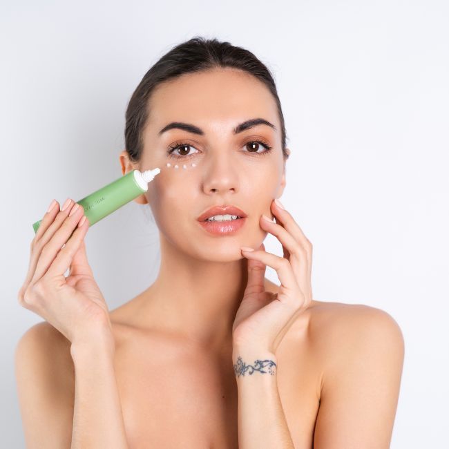 Wie man den besten Concealer für die Augenpartie auswählt