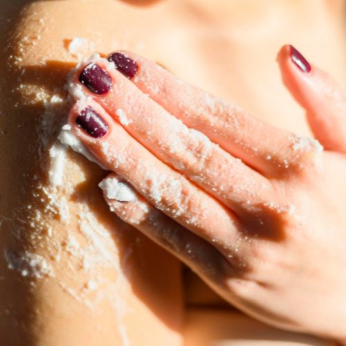 Gommages corporels : comment choisir celui dont votre peau a besoin avant l’été