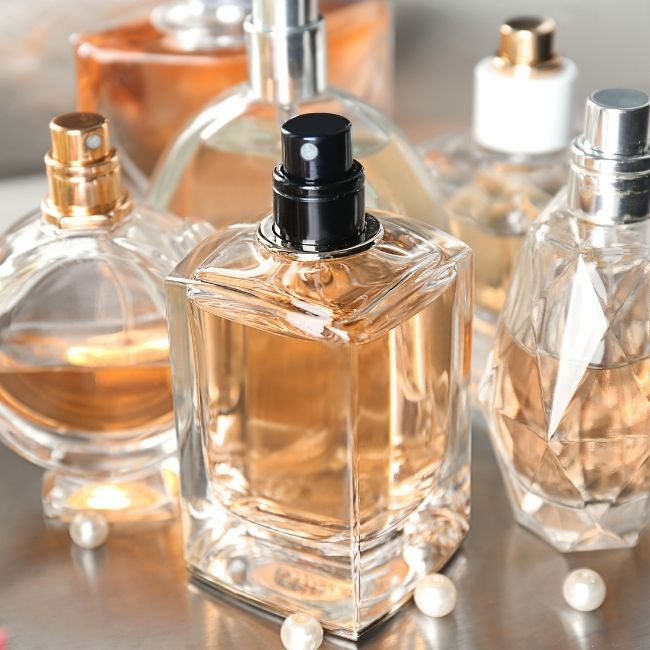 Quando devo usar um perfume leve ou um perfume forte?