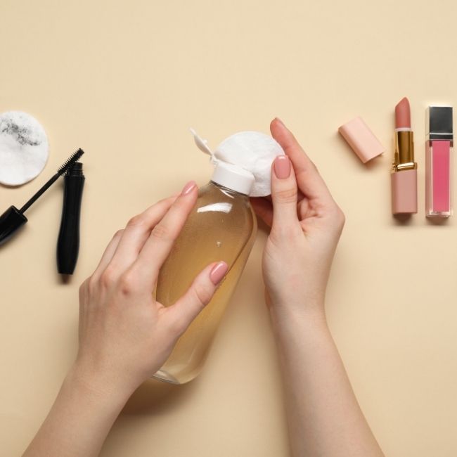 Womit lässt sich wasserfestes Make-up entfernen, ohne die Haut zu schädigen?