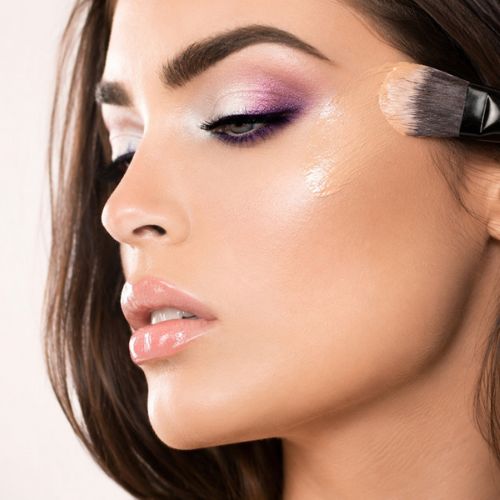 Wie wählt man einen Highlighter fürs Gesicht aus?
