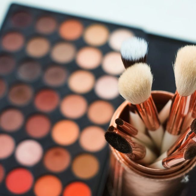 Latte-Make-up für einen warmen und natürlichen Look