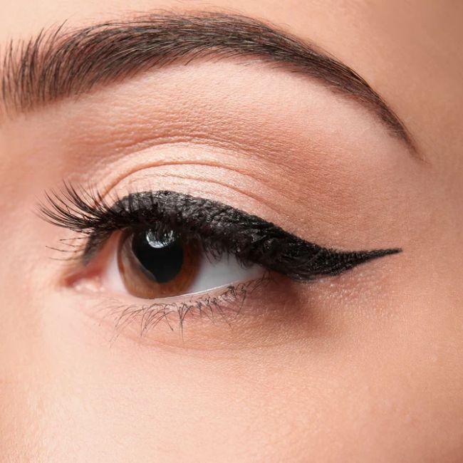 Warum Eyeliner verschmiert und wie man es verhindern kann