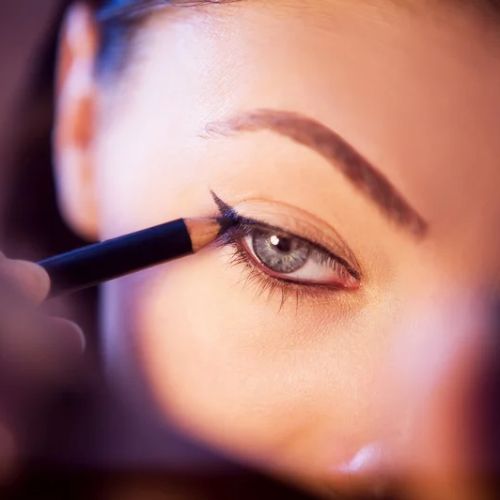 Warum Eyeliner verschmiert und wie man es verhindern kann