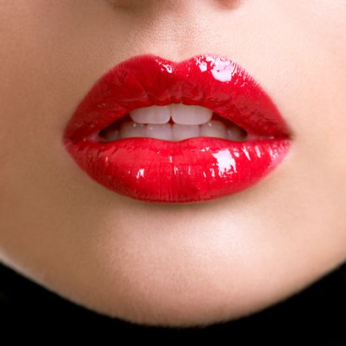Was ist ein Lippenvergrößerer und wie wendet man ihn an? 