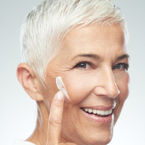 Perché le creme al collagene possono aiutare la pelle dopo i 50 anni