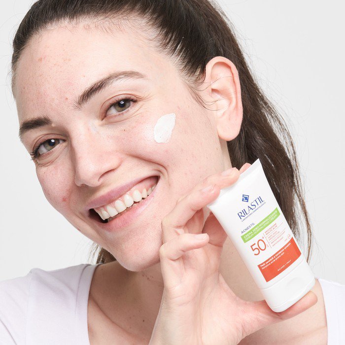 Rilastil Acnestil SPF50+