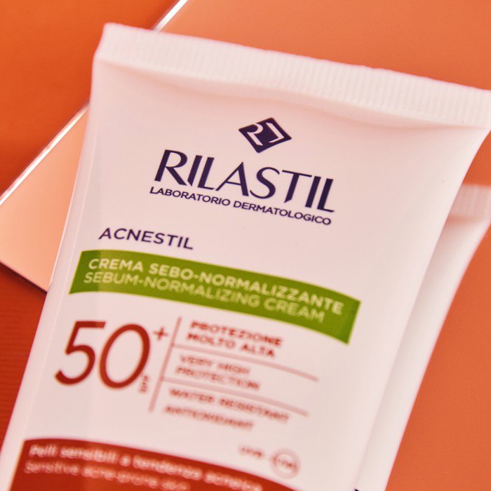 Rilastil Acnestil SPF50+