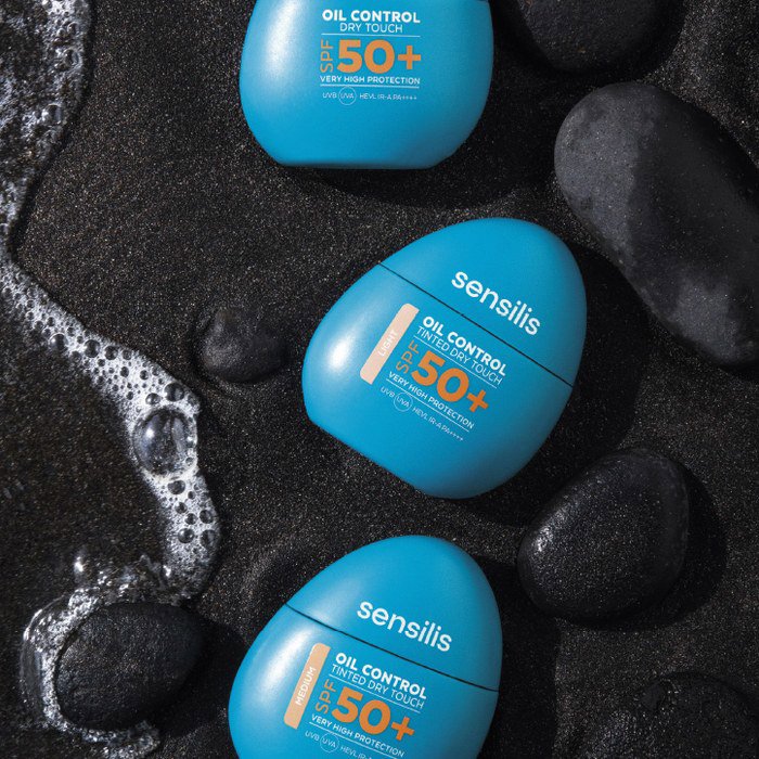 Oil Control Tinted Dry Touch SPF50+
